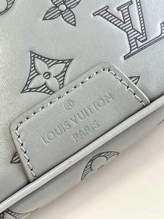 Cheap VUITTON DISCOVERY LOUIS BUMBAG 0627